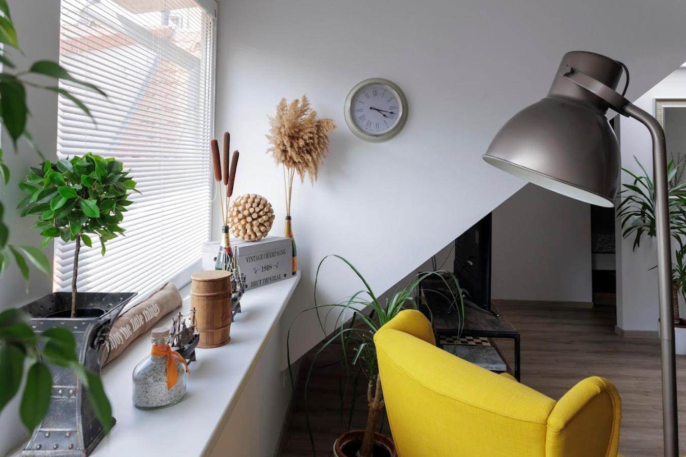 Vip Apartment In Old Town With Free Parking Bratislava Extérieur photo