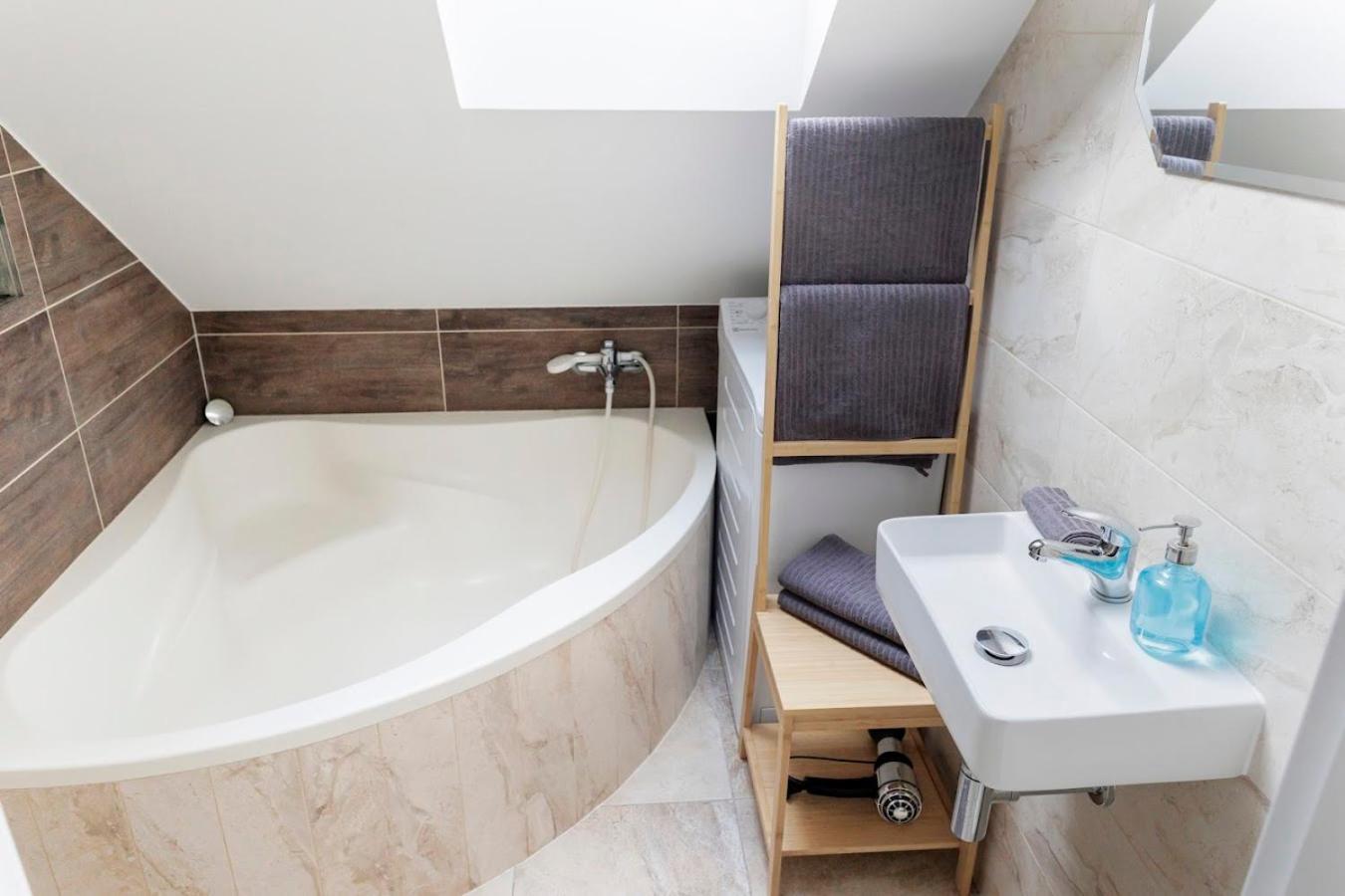 Vip Apartment In Old Town With Free Parking Bratislava Extérieur photo